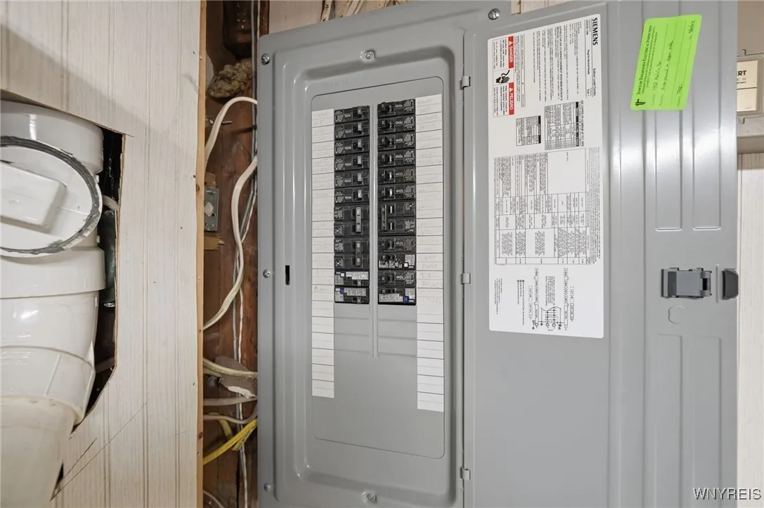 ELECTRIC PANEL 200 AMPS