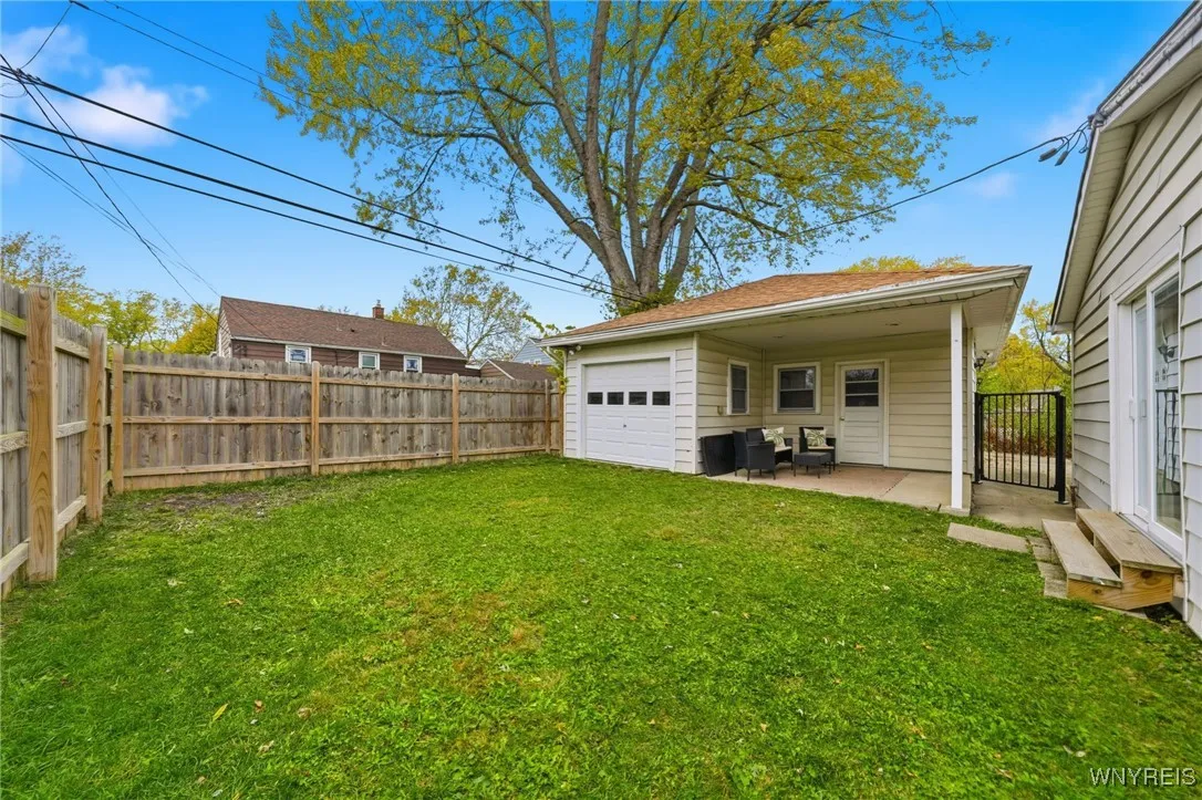 142 Kelvin Drive, Tonawanda, New York 14223, Tonawanda, New York 14223, 3 Bedrooms Bedrooms, 7 Rooms Rooms,3 BathroomsBathrooms,Residential,Closed,142 Kelvin Drive, Tonawanda, New York 14223,0,B1648905