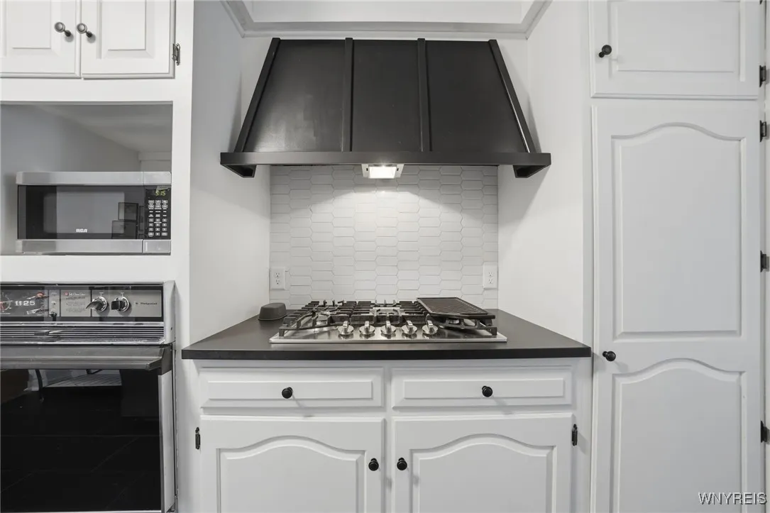 HOOD OVER GAS RANGE