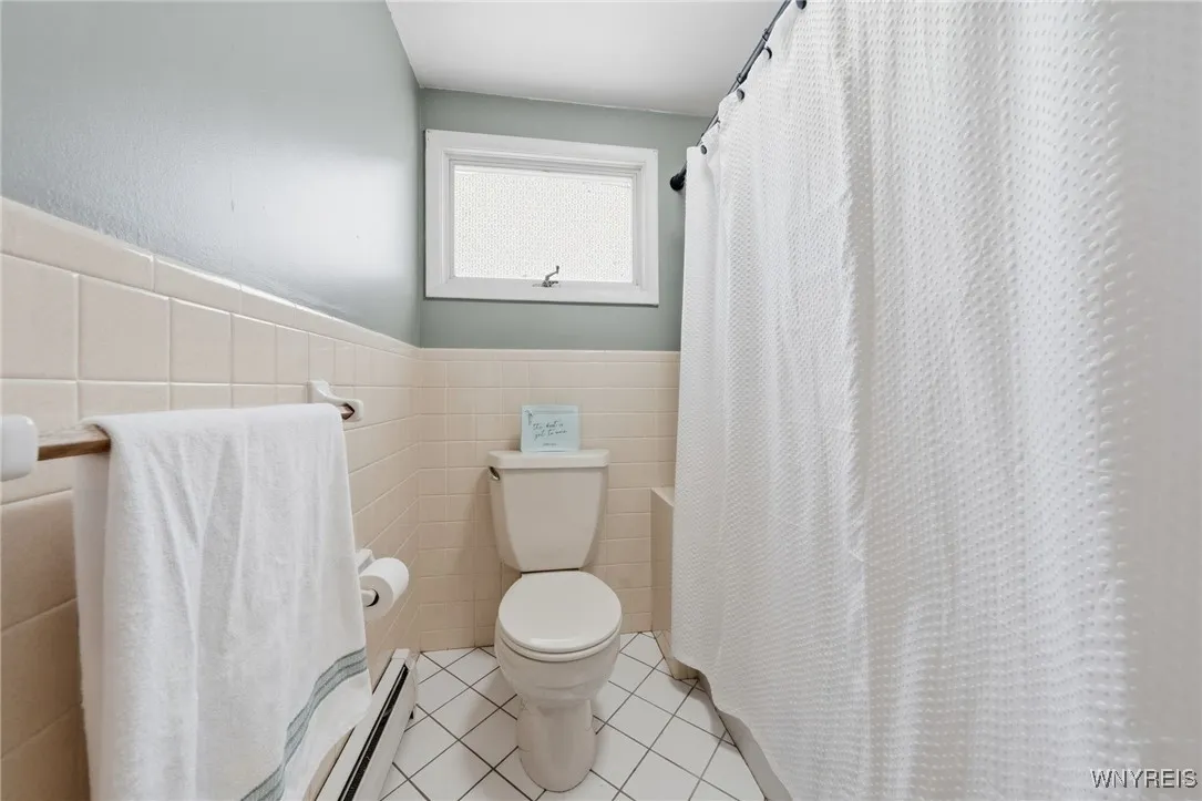 1045 Ransom Road, Grand Island, New York 14072, Grand Island, New York 14072, 4 Bedrooms Bedrooms, 9 Rooms Rooms,3 BathroomsBathrooms,Residential,For Sale,1045 Ransom Road, Grand Island, New York 14072,0,B1648747