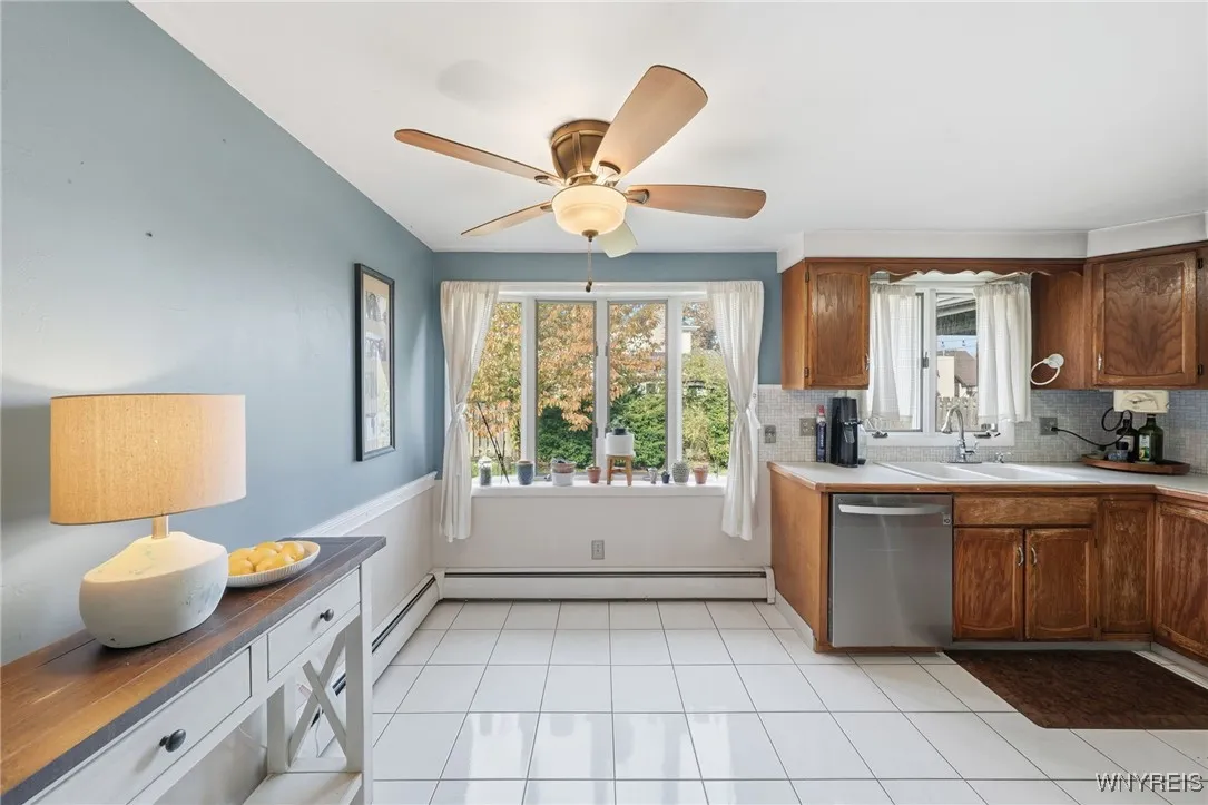 1045 Ransom Road, Grand Island, New York 14072, Grand Island, New York 14072, 4 Bedrooms Bedrooms, 9 Rooms Rooms,3 BathroomsBathrooms,Residential,For Sale,1045 Ransom Road, Grand Island, New York 14072,0,B1648747