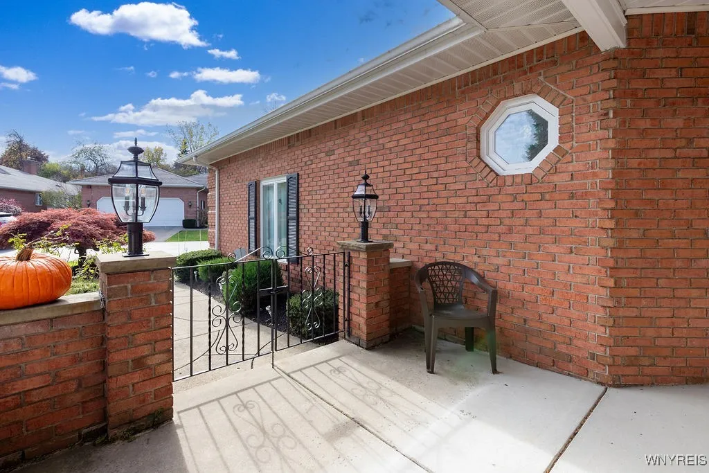 5 Hampton Hill Drive, Amherst, New York 14221, Amherst, New York 14221, 3 Bedrooms Bedrooms, 5 Rooms Rooms,2 BathroomsBathrooms,Residential,For Sale,5 Hampton Hill Drive, Amherst, New York 14221,0,B1648874