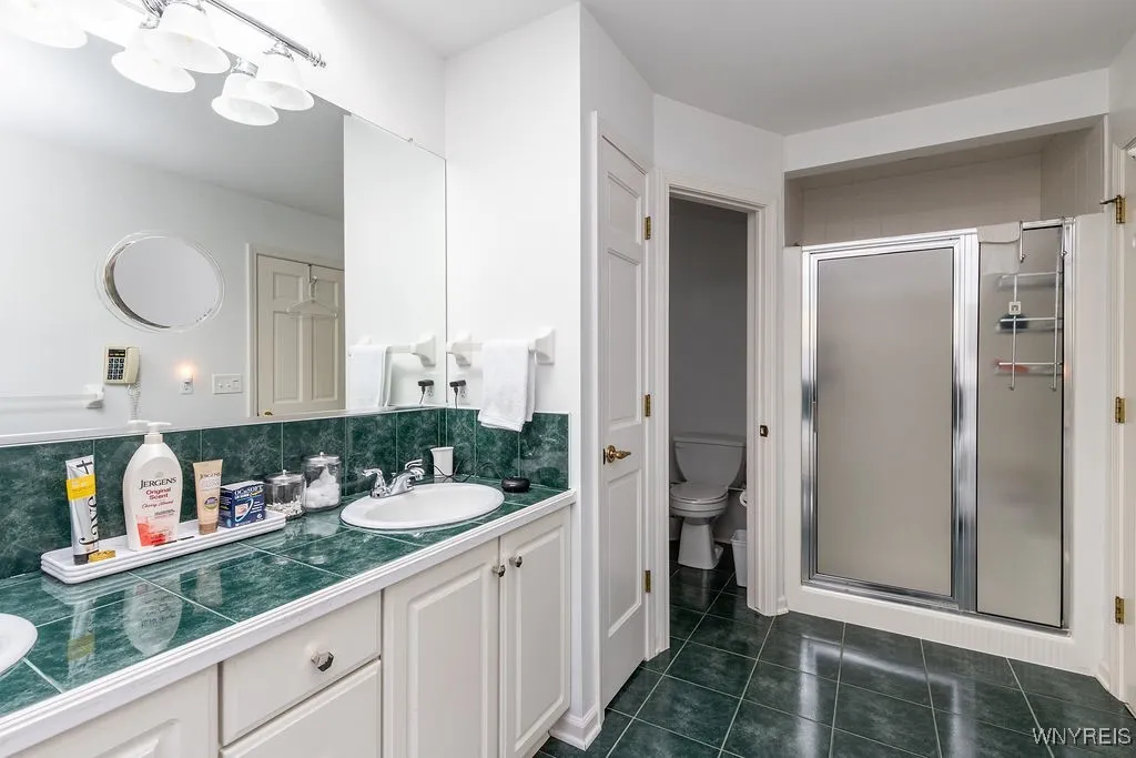 5 Hampton Hill Drive, Amherst, New York 14221, Amherst, New York 14221, 3 Bedrooms Bedrooms, 5 Rooms Rooms,2 BathroomsBathrooms,Residential,For Sale,5 Hampton Hill Drive, Amherst, New York 14221,0,B1648874