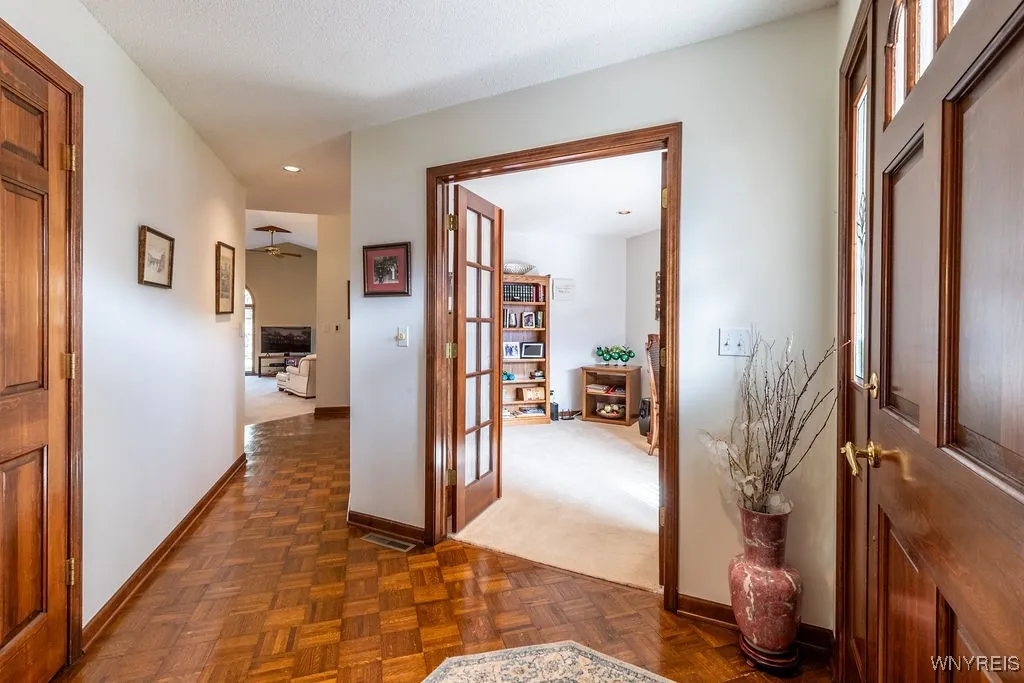 5 Hampton Hill Drive, Amherst, New York 14221, Amherst, New York 14221, 3 Bedrooms Bedrooms, 5 Rooms Rooms,2 BathroomsBathrooms,Residential,For Sale,5 Hampton Hill Drive, Amherst, New York 14221,0,B1648874