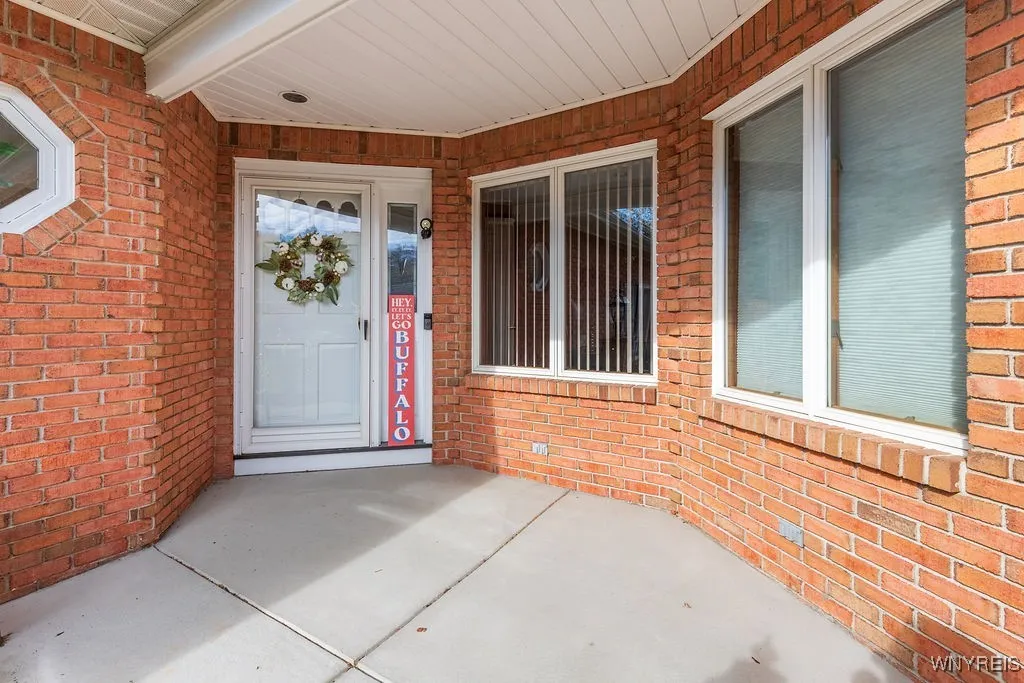 5 Hampton Hill Drive, Amherst, New York 14221, Amherst, New York 14221, 3 Bedrooms Bedrooms, 5 Rooms Rooms,2 BathroomsBathrooms,Residential,For Sale,5 Hampton Hill Drive, Amherst, New York 14221,0,B1648874