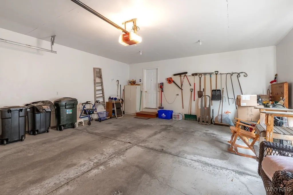 5 Hampton Hill Drive, Amherst, New York 14221, Amherst, New York 14221, 3 Bedrooms Bedrooms, 5 Rooms Rooms,2 BathroomsBathrooms,Residential,For Sale,5 Hampton Hill Drive, Amherst, New York 14221,0,B1648874