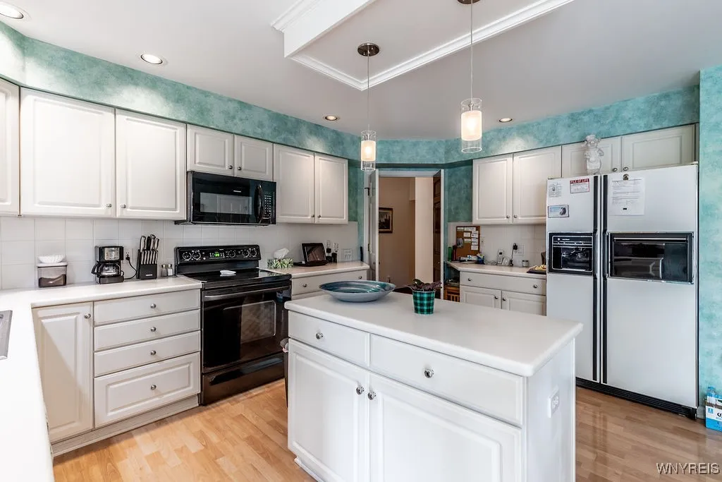 5 Hampton Hill Drive, Amherst, New York 14221, Amherst, New York 14221, 3 Bedrooms Bedrooms, 5 Rooms Rooms,2 BathroomsBathrooms,Residential,For Sale,5 Hampton Hill Drive, Amherst, New York 14221,0,B1648874