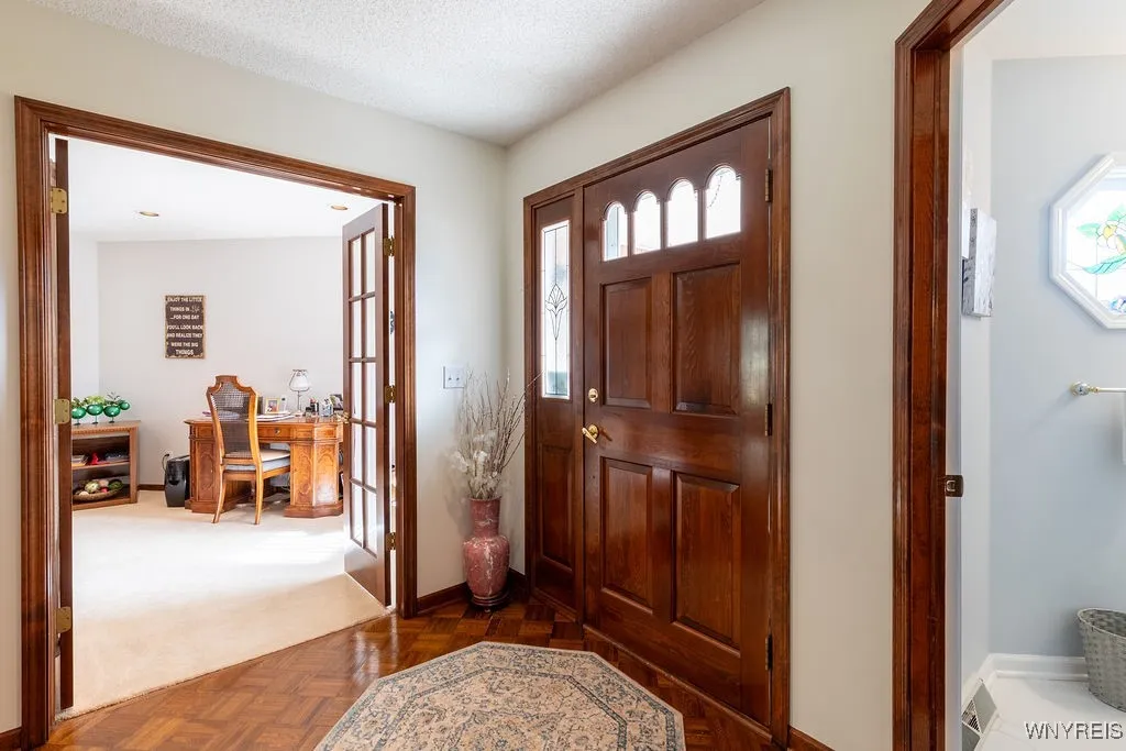 5 Hampton Hill Drive, Amherst, New York 14221, Amherst, New York 14221, 3 Bedrooms Bedrooms, 5 Rooms Rooms,2 BathroomsBathrooms,Residential,For Sale,5 Hampton Hill Drive, Amherst, New York 14221,0,B1648874