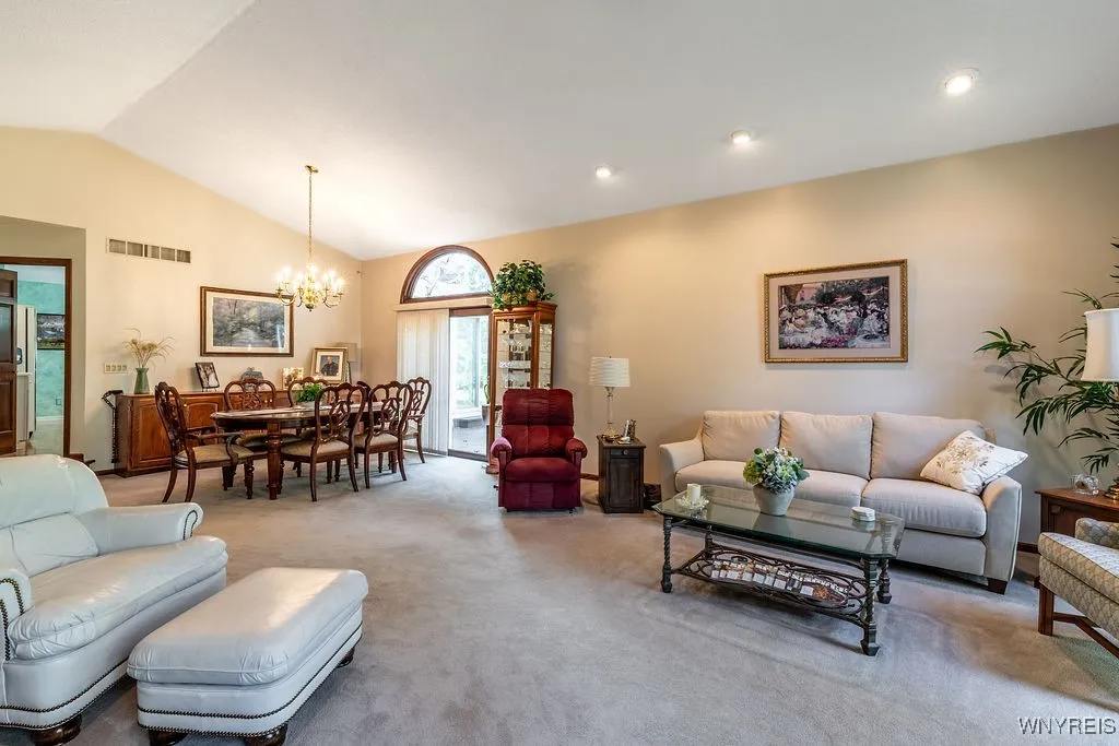 5 Hampton Hill Drive, Amherst, New York 14221, Amherst, New York 14221, 3 Bedrooms Bedrooms, 5 Rooms Rooms,2 BathroomsBathrooms,Residential,For Sale,5 Hampton Hill Drive, Amherst, New York 14221,0,B1648874