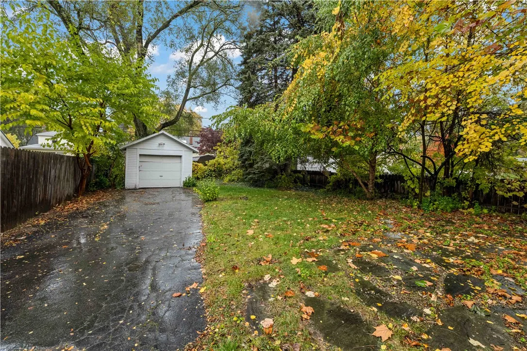 128 Pontiac Drive, Irondequoit, New York 14617, Irondequoit, New York 14617, 3 Bedrooms Bedrooms, 7 Rooms Rooms,1 BathroomBathrooms,Residential,For Sale,128 Pontiac Drive, Irondequoit, New York 14617,0,R1648092