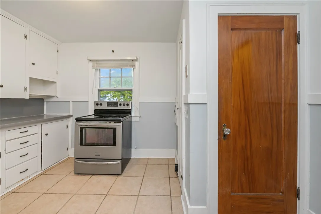 128 Pontiac Drive, Irondequoit, New York 14617, Irondequoit, New York 14617, 3 Bedrooms Bedrooms, 7 Rooms Rooms,1 BathroomBathrooms,Residential,For Sale,128 Pontiac Drive, Irondequoit, New York 14617,0,R1648092