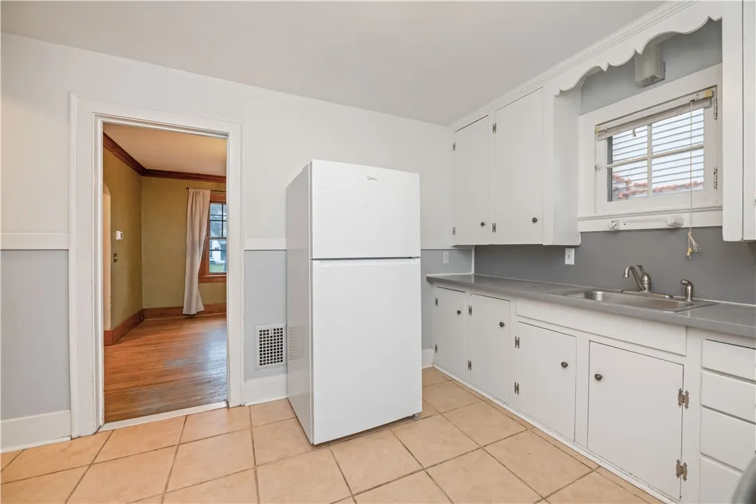 128 Pontiac Drive, Irondequoit, New York 14617, Irondequoit, New York 14617, 3 Bedrooms Bedrooms, 7 Rooms Rooms,1 BathroomBathrooms,Residential,For Sale,128 Pontiac Drive, Irondequoit, New York 14617,0,R1648092