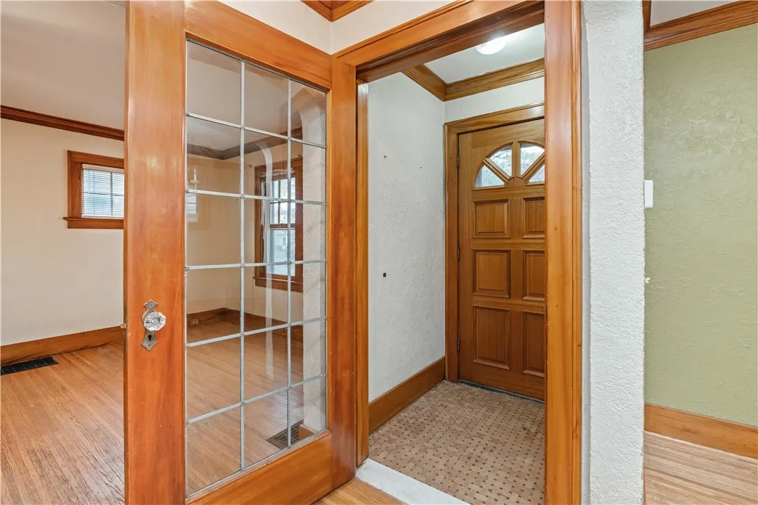 128 Pontiac Drive, Irondequoit, New York 14617, Irondequoit, New York 14617, 3 Bedrooms Bedrooms, 7 Rooms Rooms,1 BathroomBathrooms,Residential,For Sale,128 Pontiac Drive, Irondequoit, New York 14617,0,R1648092