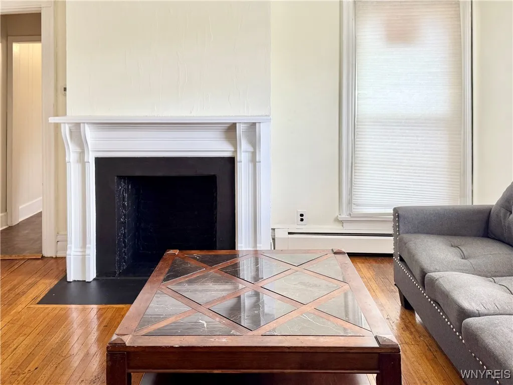 4 Saint Johns Place 3, Buffalo, New York 14201, Buffalo, New York 14201, 1 Bedroom Bedrooms, 4 Rooms Rooms,1 BathroomBathrooms,Residential Lease,For Rent,4 Saint Johns Place 3, Buffalo, New York 14201,0,B1648740