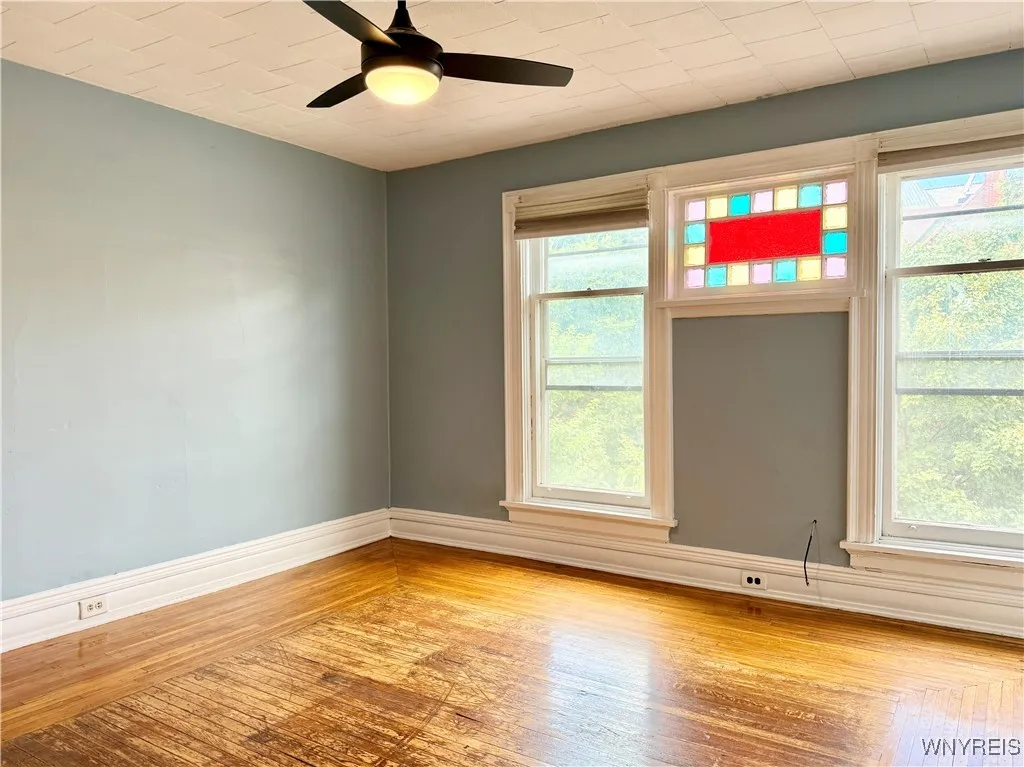 4 Saint Johns Place 3, Buffalo, New York 14201, Buffalo, New York 14201, 1 Bedroom Bedrooms, 4 Rooms Rooms,1 BathroomBathrooms,Residential Lease,For Rent,4 Saint Johns Place 3, Buffalo, New York 14201,0,B1648740