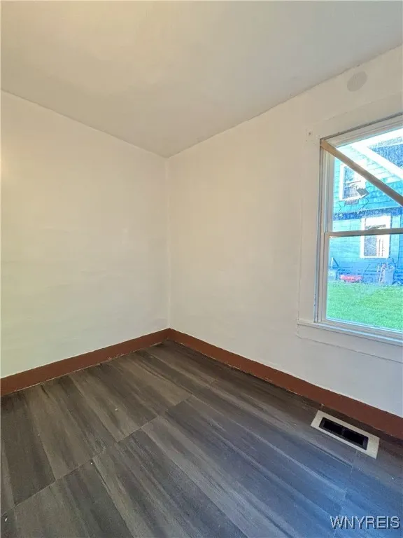 53 Pershing Avenue 1, Buffalo, New York 14211, Buffalo, New York 14211, 3 Bedrooms Bedrooms, 6 Rooms Rooms,1 BathroomBathrooms,Residential Lease,For Rent,53 Pershing Avenue 1, Buffalo, New York 14211,0,B1649070