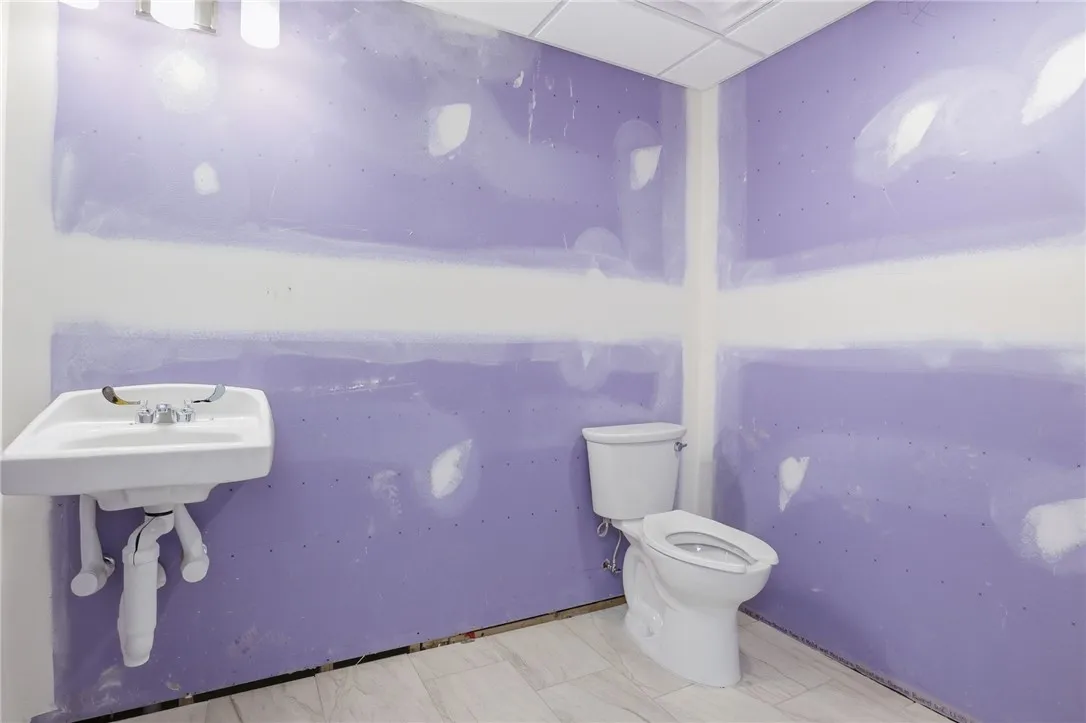 211 West Ridge Road, Rochester, New York 14615, Rochester, New York 14615, ,Commercial Lease,For Rent,211 West Ridge Road, Rochester, New York 14615,0,R1648849