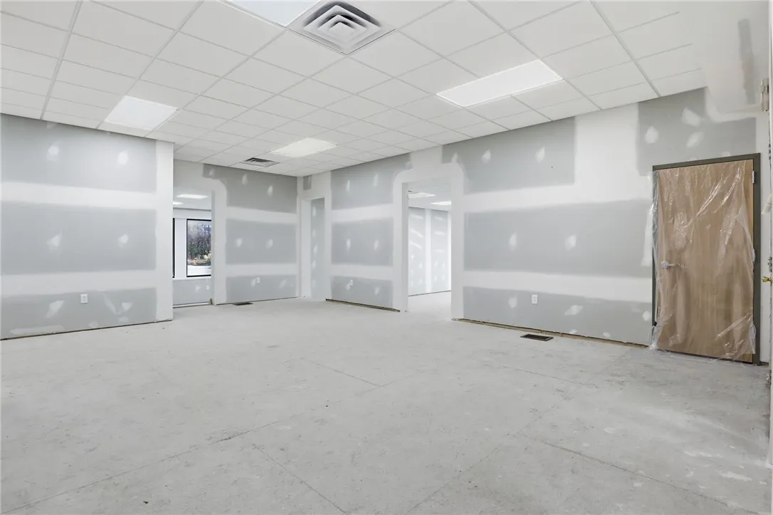 211 West Ridge Road, Rochester, New York 14615, Rochester, New York 14615, ,Commercial Lease,For Rent,211 West Ridge Road, Rochester, New York 14615,0,R1648849