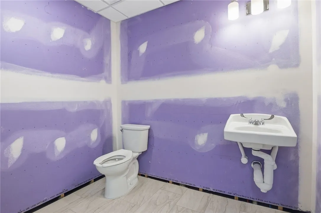 211 West Ridge Road, Rochester, New York 14615, Rochester, New York 14615, ,Commercial Lease,For Rent,211 West Ridge Road, Rochester, New York 14615,0,R1648849