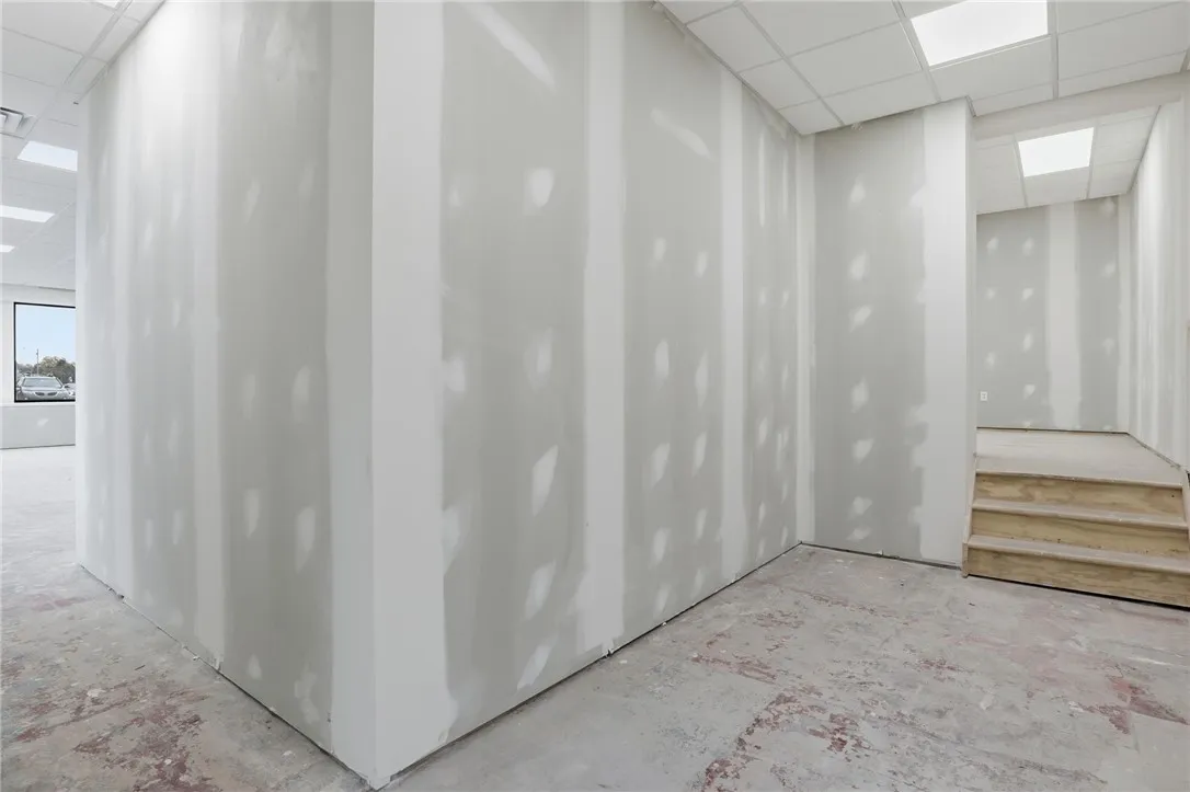 211 West Ridge Road, Rochester, New York 14615, Rochester, New York 14615, ,Commercial Lease,For Rent,211 West Ridge Road, Rochester, New York 14615,0,R1648849