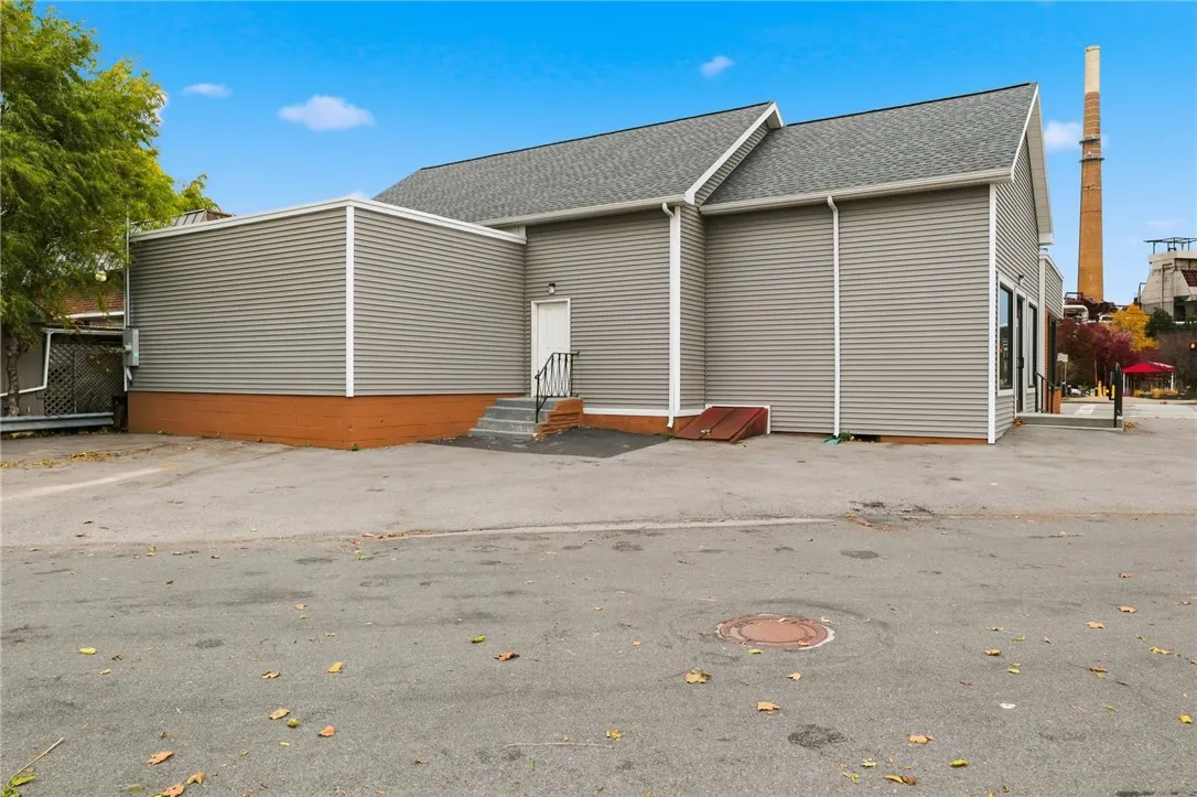 211 West Ridge Road, Rochester, New York 14615, Rochester, New York 14615, ,Commercial Lease,For Rent,211 West Ridge Road, Rochester, New York 14615,0,R1648849