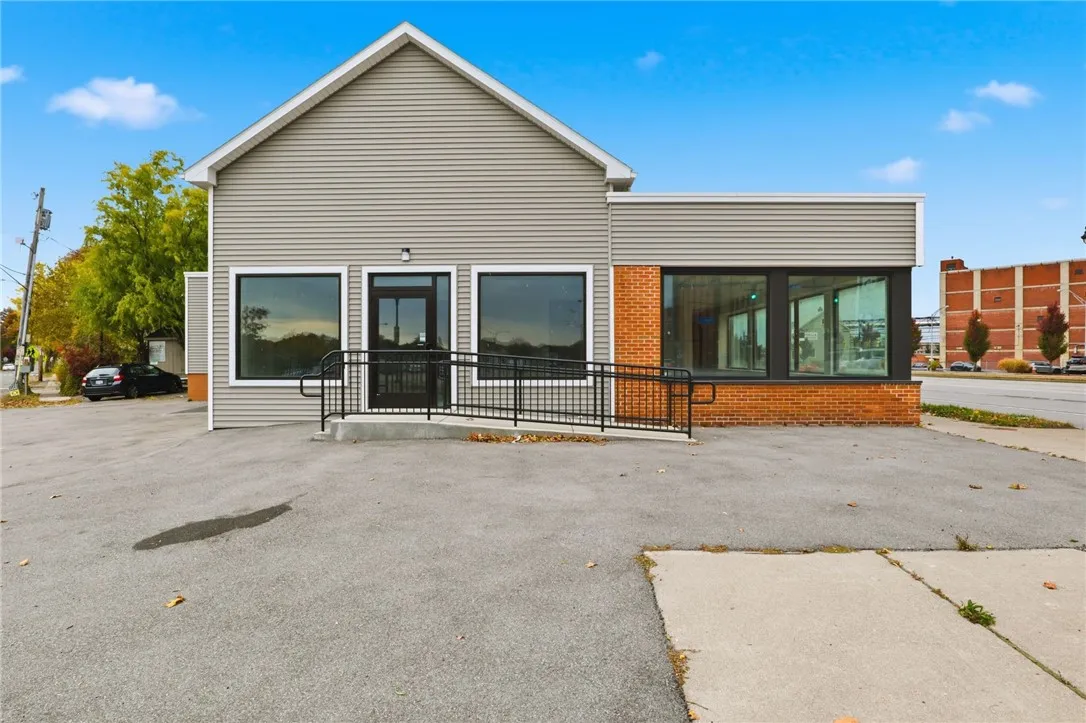 211 West Ridge Road, Rochester, New York 14615, Rochester, New York 14615, ,Commercial Lease,For Rent,211 West Ridge Road, Rochester, New York 14615,0,R1648849