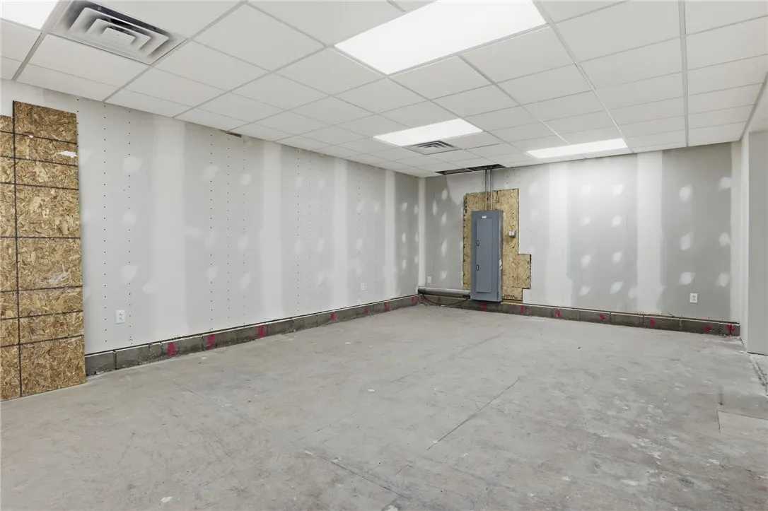 211 West Ridge Road, Rochester, New York 14615, Rochester, New York 14615, ,Commercial Lease,For Rent,211 West Ridge Road, Rochester, New York 14615,0,R1648849