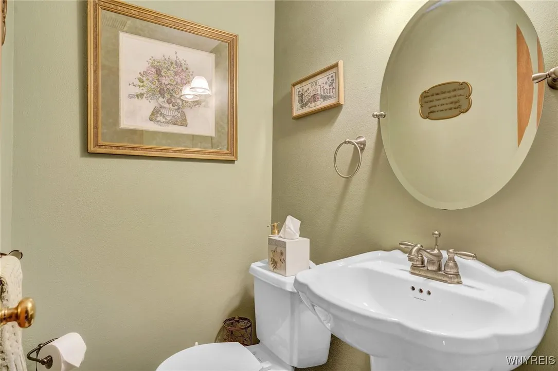 10 In The Woods Lane, West Seneca, New York 14224, West Seneca, New York 14224, 2 Bedrooms Bedrooms, 6 Rooms Rooms,1 BathroomBathrooms,Residential,For Sale,10 In The Woods Lane, West Seneca, New York 14224,0,B1648663