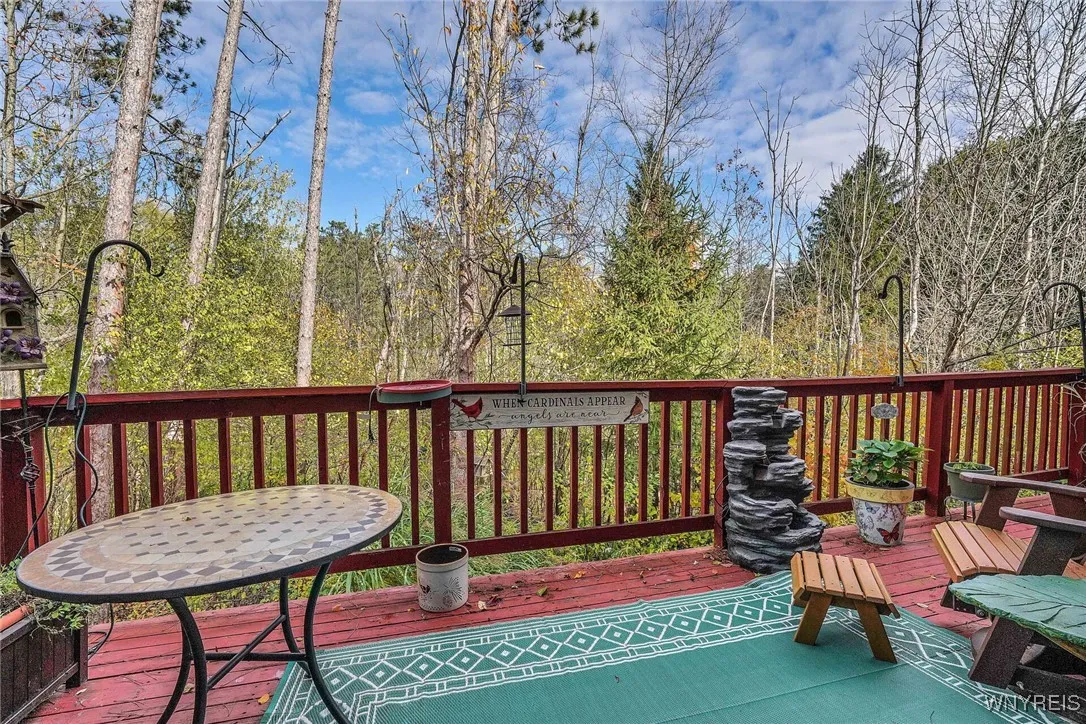 10 In The Woods Lane, West Seneca, New York 14224, West Seneca, New York 14224, 2 Bedrooms Bedrooms, 6 Rooms Rooms,1 BathroomBathrooms,Residential,For Sale,10 In The Woods Lane, West Seneca, New York 14224,0,B1648663