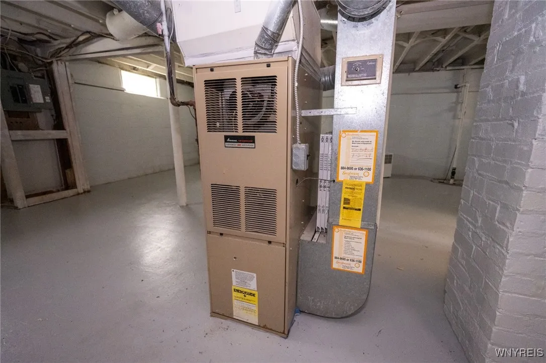 370 West Girard Boulevard, Tonawanda, New York 142, Tonawanda, New York 14217, 3 Bedrooms Bedrooms, 5 Rooms Rooms,1 BathroomBathrooms,Residential,For Sale,370 West Girard Boulevard, Tonawanda, New York 142,0,B1648668