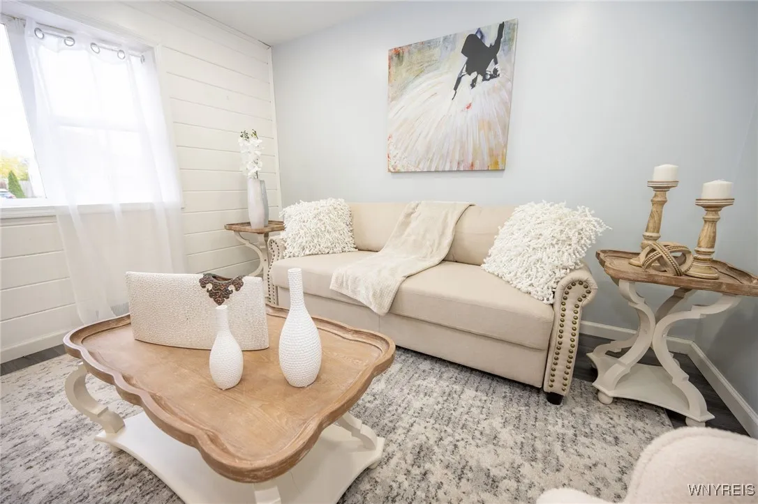 370 West Girard Boulevard, Tonawanda, New York 142, Tonawanda, New York 14217, 3 Bedrooms Bedrooms, 5 Rooms Rooms,1 BathroomBathrooms,Residential,For Sale,370 West Girard Boulevard, Tonawanda, New York 142,0,B1648668