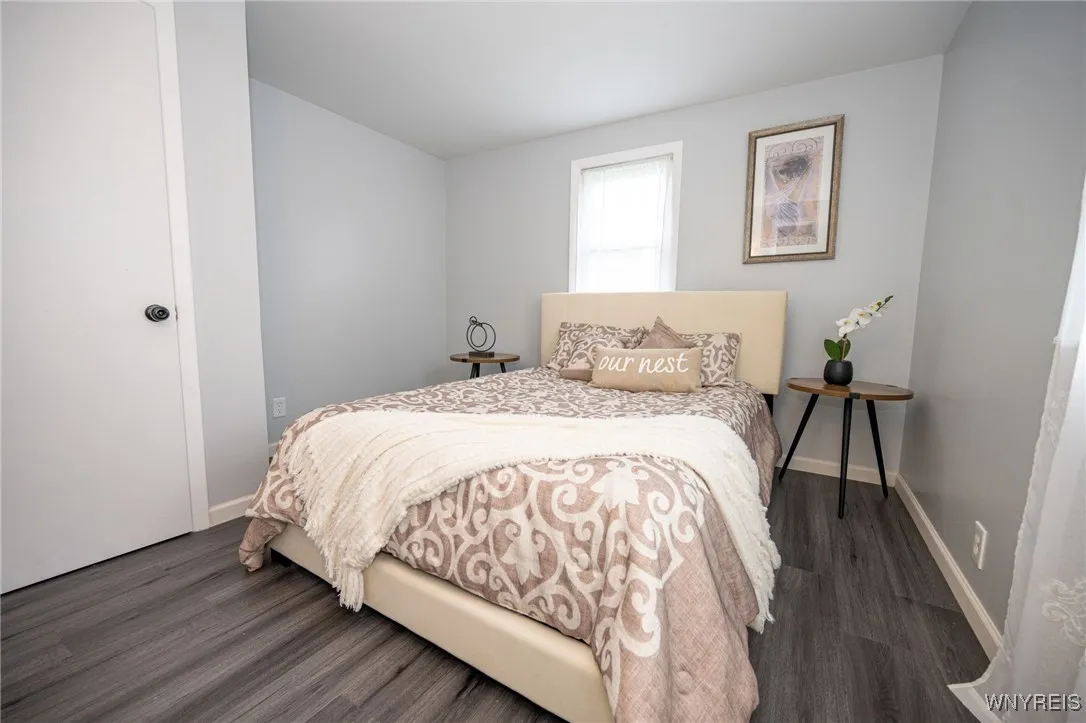 370 West Girard Boulevard, Tonawanda, New York 142, Tonawanda, New York 14217, 3 Bedrooms Bedrooms, 5 Rooms Rooms,1 BathroomBathrooms,Residential,For Sale,370 West Girard Boulevard, Tonawanda, New York 142,0,B1648668