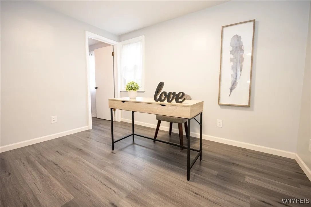 370 West Girard Boulevard, Tonawanda, New York 142, Tonawanda, New York 14217, 3 Bedrooms Bedrooms, 5 Rooms Rooms,1 BathroomBathrooms,Residential,For Sale,370 West Girard Boulevard, Tonawanda, New York 142,0,B1648668