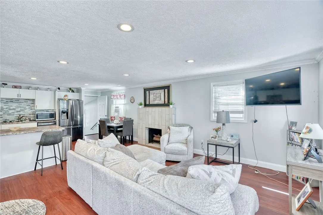 1166 Bay Rd, Webster, New York 14580, Webster, New York 14580, 4 Bedrooms Bedrooms, 7 Rooms Rooms,2 BathroomsBathrooms,Residential,For Sale,1166 Bay Rd, Webster, New York 14580,0,R1649122