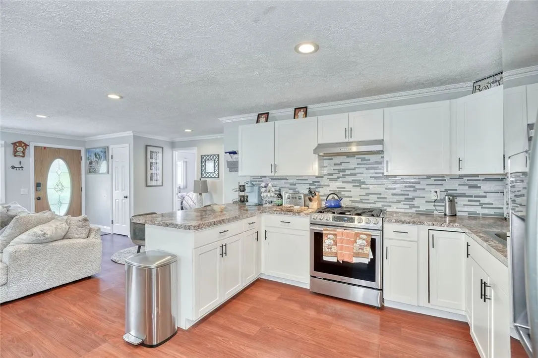 1166 Bay Rd, Webster, New York 14580, Webster, New York 14580, 4 Bedrooms Bedrooms, 7 Rooms Rooms,2 BathroomsBathrooms,Residential,For Sale,1166 Bay Rd, Webster, New York 14580,0,R1649122