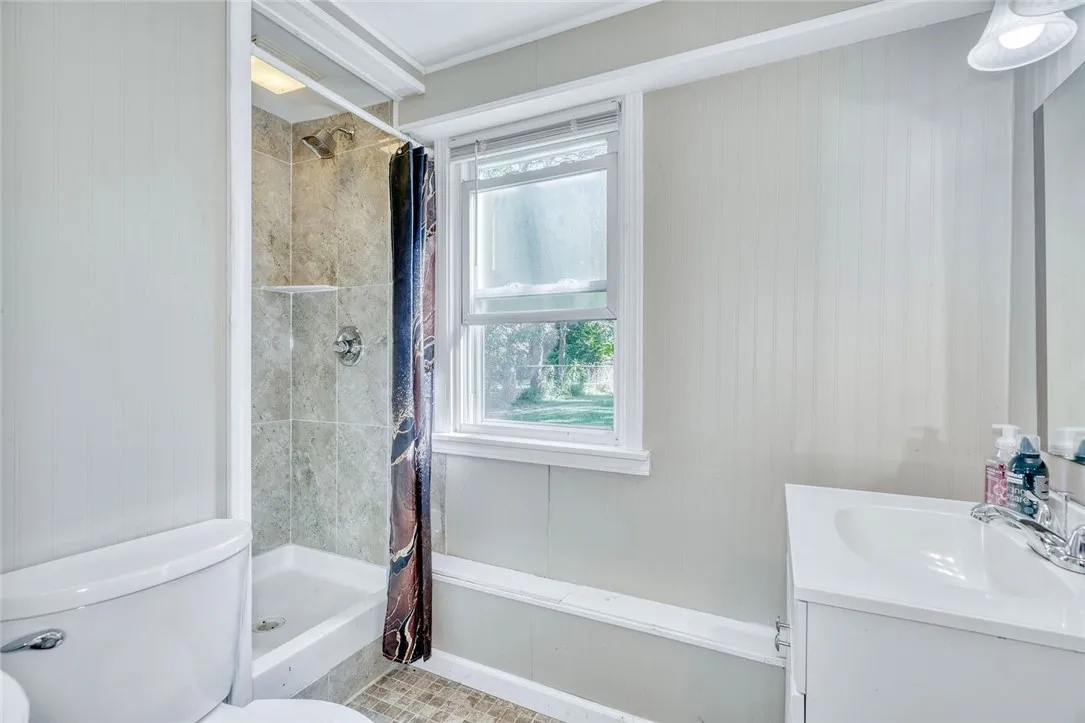 1166 Bay Rd, Webster, New York 14580, Webster, New York 14580, 4 Bedrooms Bedrooms, 7 Rooms Rooms,2 BathroomsBathrooms,Residential,For Sale,1166 Bay Rd, Webster, New York 14580,0,R1649122