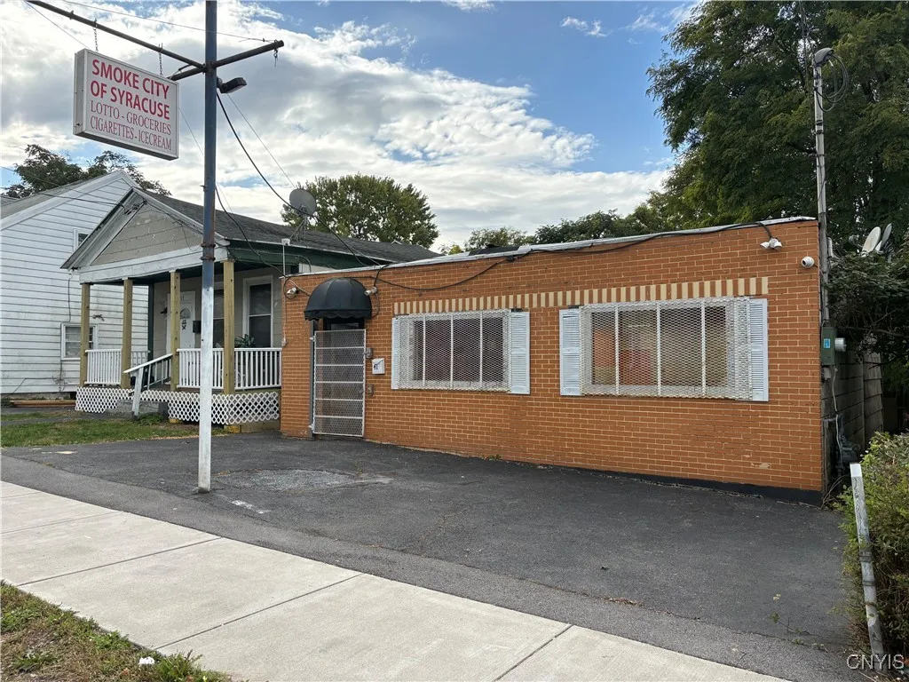 417 Wolf Street, Syracuse, New York 13208, Syracuse, New York 13208, 3 Bedrooms Bedrooms, 7 Rooms Rooms,1 BathroomBathrooms,Residential,For Sale,417 Wolf Street, Syracuse, New York 13208,0,S1648974