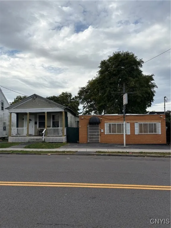 417 Wolf Street, Syracuse, New York 13208, Syracuse, New York 13208, 3 Bedrooms Bedrooms, 7 Rooms Rooms,1 BathroomBathrooms,Residential,For Sale,417 Wolf Street, Syracuse, New York 13208,0,S1648974