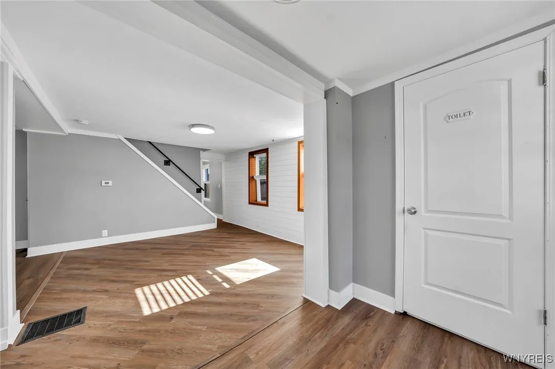 88 Prospect Street, Lockport City, New York 14094, Lockport City, New York 14094, 1 Bedroom Bedrooms, 5 Rooms Rooms,1 BathroomBathrooms,Residential,For Sale,88 Prospect Street, Lockport City, New York 14094,0,B1649106