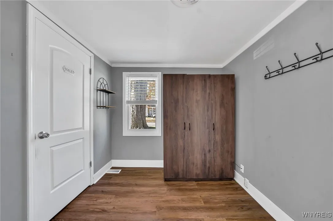 88 Prospect Street, Lockport City, New York 14094, Lockport City, New York 14094, 1 Bedroom Bedrooms, 5 Rooms Rooms,1 BathroomBathrooms,Residential,For Sale,88 Prospect Street, Lockport City, New York 14094,0,B1649106