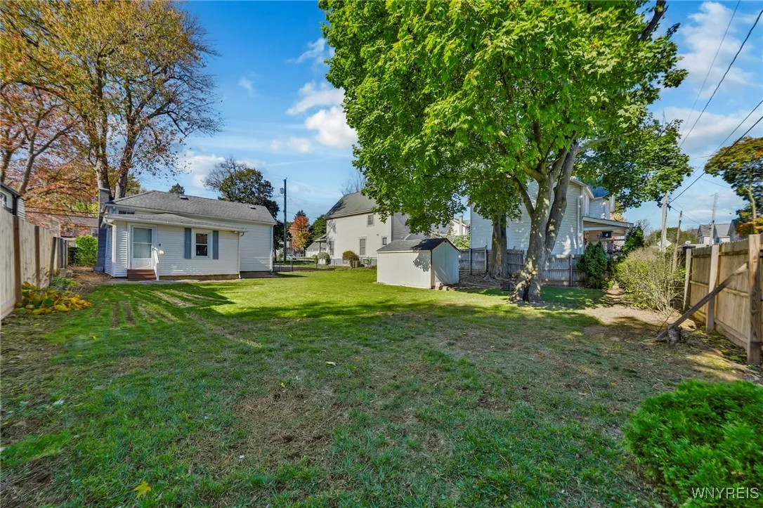 88 Prospect Street, Lockport City, New York 14094, Lockport City, New York 14094, 1 Bedroom Bedrooms, 5 Rooms Rooms,1 BathroomBathrooms,Residential,For Sale,88 Prospect Street, Lockport City, New York 14094,0,B1649106