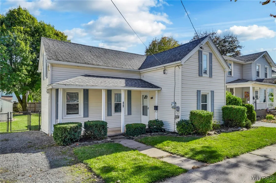 88 Prospect Street, Lockport City, New York 14094, Lockport City, New York 14094, 1 Bedroom Bedrooms, 5 Rooms Rooms,1 BathroomBathrooms,Residential,For Sale,88 Prospect Street, Lockport City, New York 14094,0,B1649106