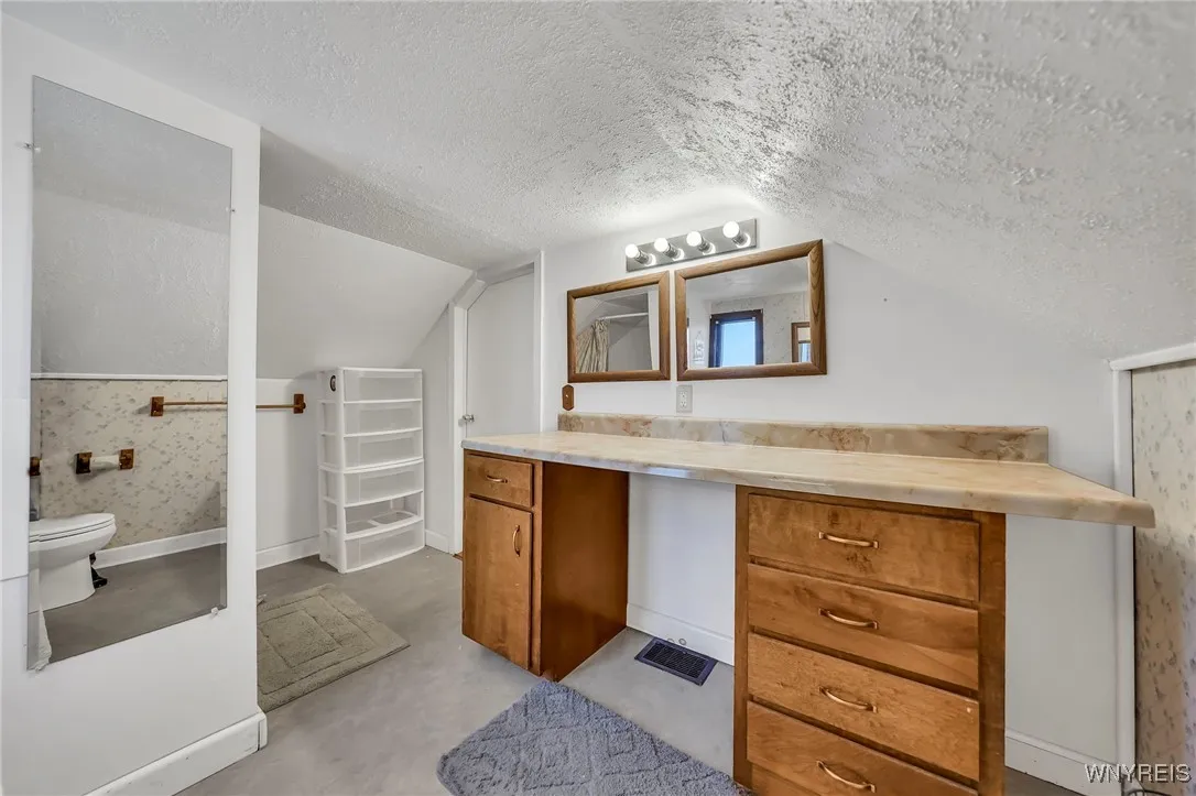 88 Prospect Street, Lockport City, New York 14094, Lockport City, New York 14094, 1 Bedroom Bedrooms, 5 Rooms Rooms,1 BathroomBathrooms,Residential,For Sale,88 Prospect Street, Lockport City, New York 14094,0,B1649106