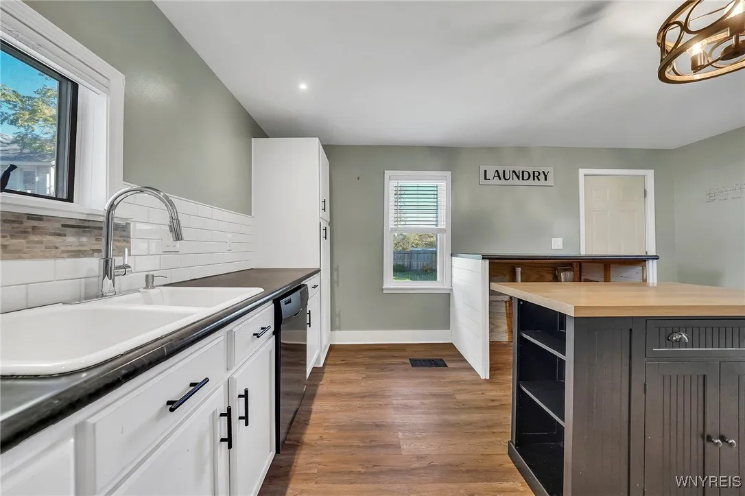 88 Prospect Street, Lockport City, New York 14094, Lockport City, New York 14094, 1 Bedroom Bedrooms, 5 Rooms Rooms,1 BathroomBathrooms,Residential,For Sale,88 Prospect Street, Lockport City, New York 14094,0,B1649106