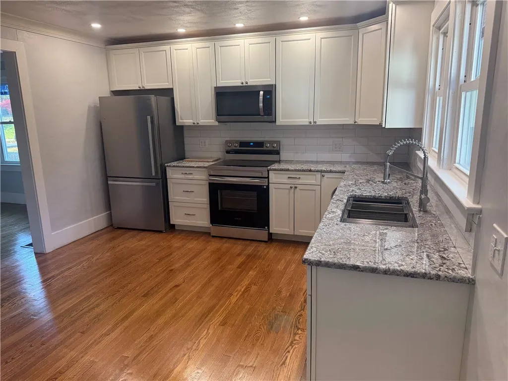 7 Brook Road, Pittsford, New York 14534, Pittsford, New York 14534, 3 Bedrooms Bedrooms, 6 Rooms Rooms,1 BathroomBathrooms,Residential,For Sale,7 Brook Road, Pittsford, New York 14534,0,R1649058