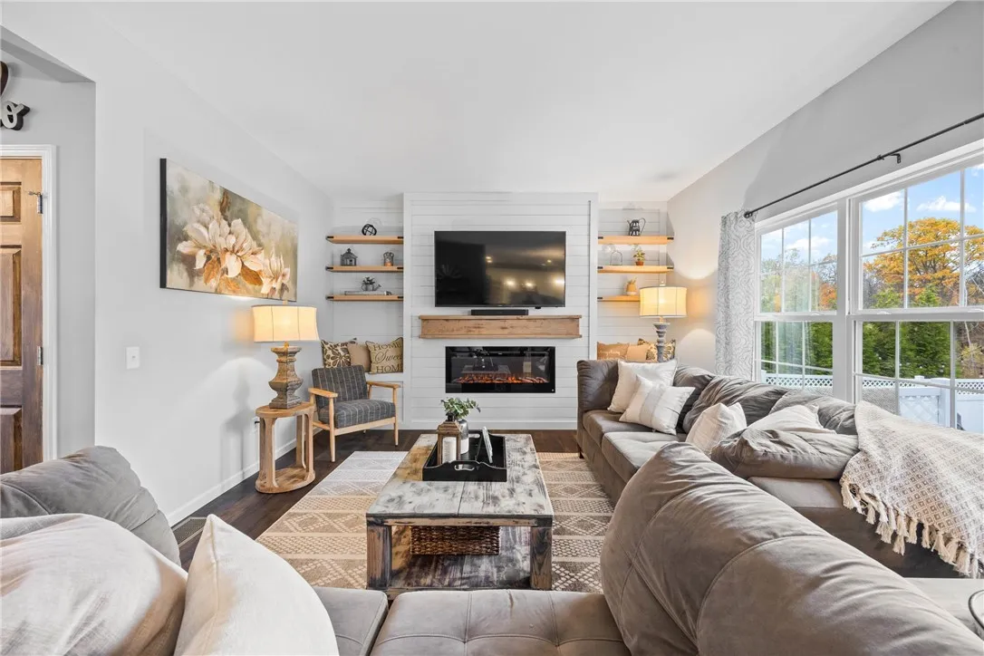 47 Bradgate Park, Henrietta, New York 14586, Henrietta, New York 14586, 4 Bedrooms Bedrooms, 8 Rooms Rooms,3 BathroomsBathrooms,Residential,For Sale,47 Bradgate Park, Henrietta, New York 14586,0,R1647921