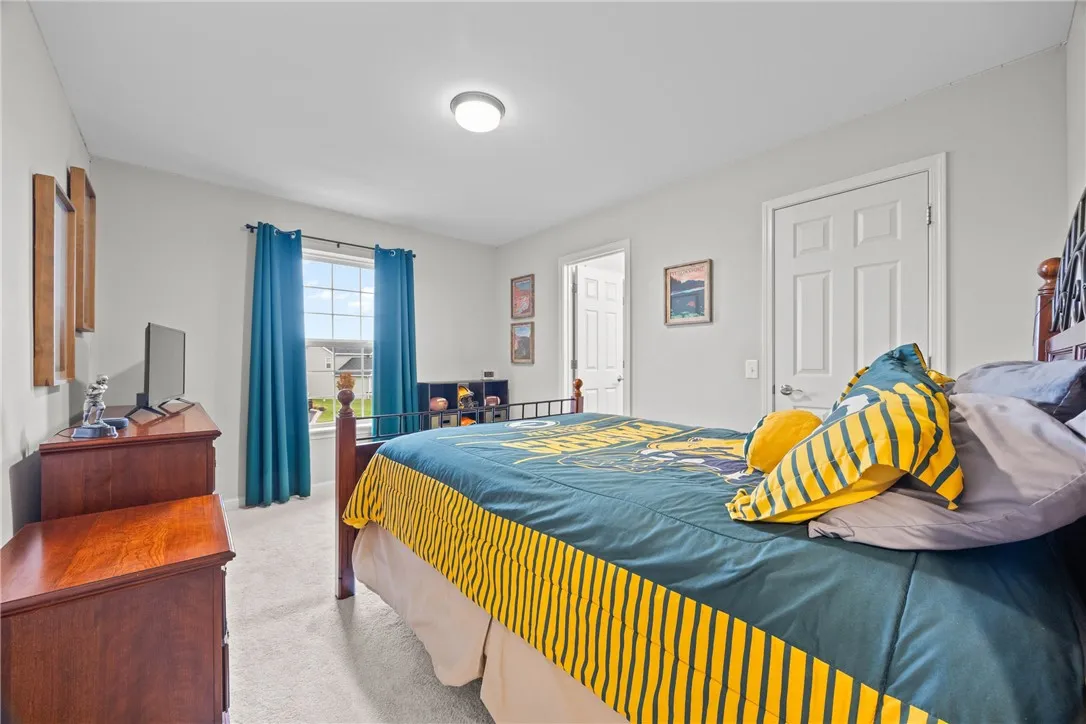 47 Bradgate Park, Henrietta, New York 14586, Henrietta, New York 14586, 4 Bedrooms Bedrooms, 8 Rooms Rooms,3 BathroomsBathrooms,Residential,For Sale,47 Bradgate Park, Henrietta, New York 14586,0,R1647921