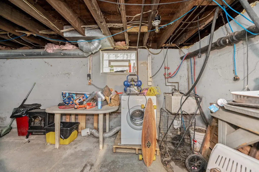 225 Bryan Street, Rochester, New York 14613, Rochester, New York 14613, 3 Bedrooms Bedrooms, 7 Rooms Rooms,1 BathroomBathrooms,Residential,For Sale,225 Bryan Street, Rochester, New York 14613,0,R1648169