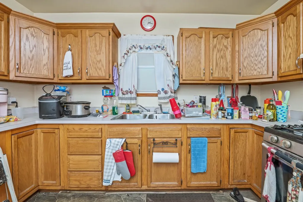 225 Bryan Street, Rochester, New York 14613, Rochester, New York 14613, 3 Bedrooms Bedrooms, 7 Rooms Rooms,1 BathroomBathrooms,Residential,For Sale,225 Bryan Street, Rochester, New York 14613,0,R1648169