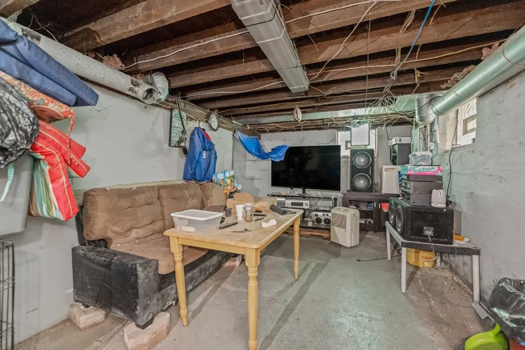 225 Bryan Street, Rochester, New York 14613, Rochester, New York 14613, 3 Bedrooms Bedrooms, 7 Rooms Rooms,1 BathroomBathrooms,Residential,For Sale,225 Bryan Street, Rochester, New York 14613,0,R1648169